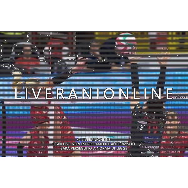 Campionato di Volley Serie A1 Femminile 2019/2020 Busto Arsizio, Italia 12/02/2020 Unet E-Work Busto Arsizio-Bartoccini Fortinfissi Perugia Nella foto: schiacciata di Karsta Lowe (UYBA Unet E-Work Busto Arsizio) ©Elisa Calabrese - Alessio Marini / AGENZIA ALDO LIVERANI SAS