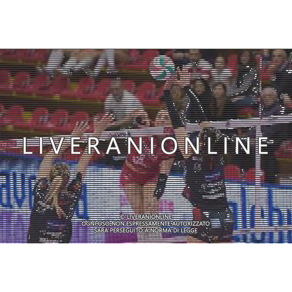 Campionato di Volley Serie A1 Femminile 2019/2020 Busto Arsizio, Italia 12/02/2020 Unet E-Work Busto Arsizio-Bartoccini Fortinfissi Perugia Nella foto: schiacciata di Alessia Gennari (UYBA Unet E-Work Busto Arsizio) ©Elisa Calabrese - Alessio Marini / AGENZIA ALDO LIVERANI SAS