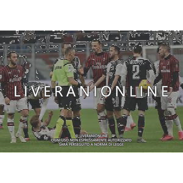 Zlatan Ibrahimovic e Miralem Pjanic protestano con l\'arbitro Valeri Milan vs Juventus Coppa Italia - semifinale gara di andata Milano 13-02-2020 Stadio Giuseppe Meazza - San Siro foto Roberto Garavaglia - ag. Aldo Liverani sas / AGENZIA ALDO LIVERANI SAS