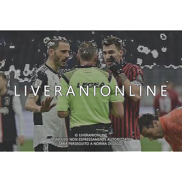 i capitani Leonardo Bonucci e Alessio Romagnaoli protestano con l\'arbitro Valeri Milan vs Juventus Coppa Italia - semifinale gara di andata Milano 13-02-2020 Stadio Giuseppe Meazza - San Siro foto Roberto Garavaglia - ag. Aldo Liverani sas / AGENZIA ALDO LIVERANI SAS