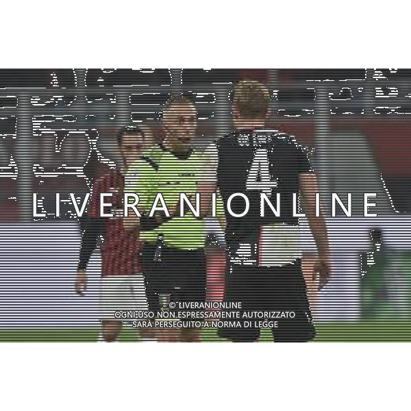 l’arbitro Paolo Valeri di Roma discute con Matthijs De Ligt (Juventus) Milan vs Juventus Coppa Italia - semifinale gara di andata Milano 13-02-2020 Stadio Giuseppe Meazza - San Siro foto Roberto Garavaglia - ag. Aldo Liverani sas