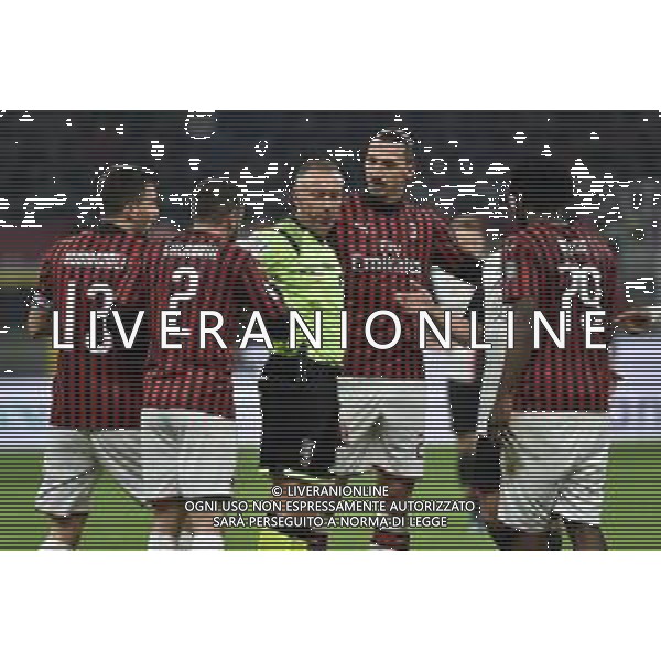 i giocatori del Milan protestano con l’arbitro Paolo Valeri di Roma Milan vs Juventus Coppa Italia - semifinale gara di andata Milano 13-02-2020 Stadio Giuseppe Meazza - San Siro foto Roberto Garavaglia - ag. Aldo Liverani sas
