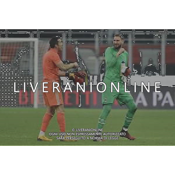 Gianluigi Buffon (Juventus) SX e Gianluigi Donnarumma (Milan) DX a fine gara Milan vs Juventus Coppa Italia - semifinale gara di andata Milano 13-02-2020 Stadio Giuseppe Meazza - San Siro foto Roberto Garavaglia - ag. Aldo Liverani sas