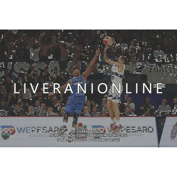 Pesaro 14/02/2020 - Zurich Connect Final Eight 2020 Quarti di Finale - Germani Basket Brescia vs Pompea Fortitudo Bologna - nella foto: Robertson Kassius(Pompea Fortitudo Bologna) Lansdowne DeAndre(Germani Basket Brescia) ©Claudio Zamagni/Agenzia Aldo Liverani s.a.s. / AGENZIA ALDO LIVERANI SAS