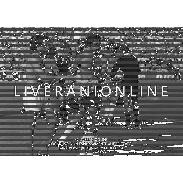 05-07 1982 BARCELLONA CAMPIONATI DEL MONDO DI CALCIO SPAGNA 1982 ITALIA BRASILE 3-2 NELLA FOTO GAETANO SCIREA E TONINHO CEREZO AG ALDO LIVERANI SAS