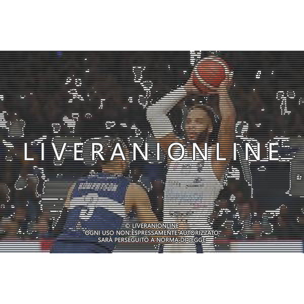 Pesaro 15/02/2020 - Zurich Connect Final Eight 2020 Semifinale - Happy Casa Brindisi vs Pompea Fortitudo Bologna - nella foto: Banks Adrian (Happy Casa Brindisi) Robertson Kassius(Pompea Fortitudo Bologna) ©Claudio Zamagni/Agenzia Aldo Liverani s.a.s.