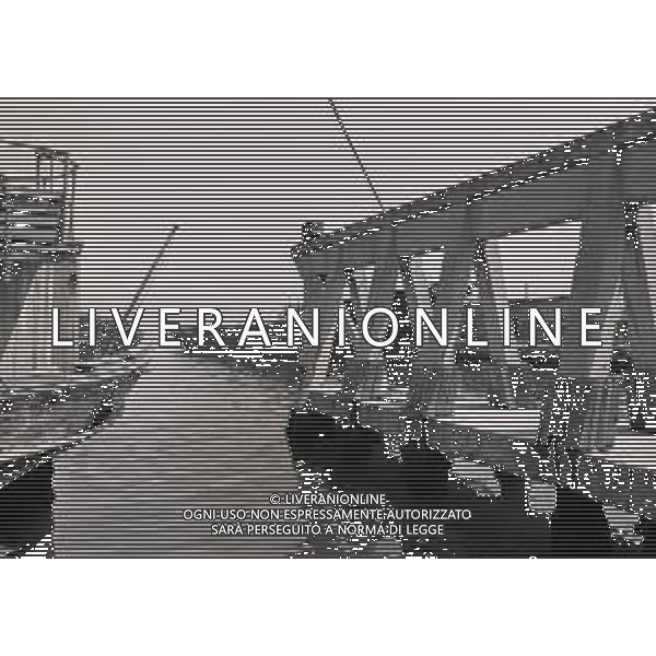 1974 TRIESTE LA NAVE ELETTRA DI GUGLIELMO MARCONI DISMESSA NEL PORTO DI TRIESTE NELLA FOTO Elettra fu la nave-laboratorio su cui Guglielmo Marconi effettuò numerosi dei suoi esperimenti di radiofonia tra le due guerre mondiali AG ALDO LIVERANI SAS