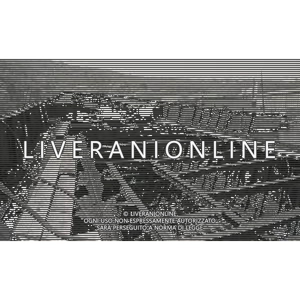 1974 TRIESTE LA NAVE ELETTRA DI GUGLIELMO MARCONI DISMESSA NEL PORTO DI TRIESTE NELLA FOTO Elettra fu la nave-laboratorio su cui Guglielmo Marconi effettuò numerosi dei suoi esperimenti di radiofonia tra le due guerre mondiali AG ALDO LIVERANI SAS