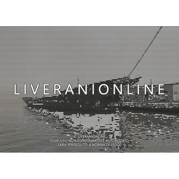 1974 TRIESTE LA NAVE ELETTRA DI GUGLIELMO MARCONI DISMESSA NEL PORTO DI TRIESTE NELLA FOTO Elettra fu la nave-laboratorio su cui Guglielmo Marconi effettuò numerosi dei suoi esperimenti di radiofonia tra le due guerre mondiali AG ALDO LIVERANI SAS