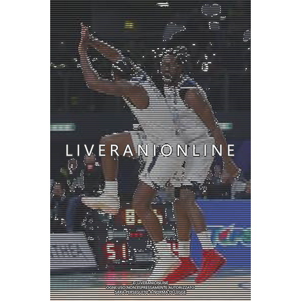 Pesaro 15/02/2020 - Zurich Connect Final Eight 2020 Semifinale - Happy Casa Brindisi vs Pompea Fortitudo Bologna - nella foto: Esultanza Banks Adrian (Happy Casa Brindisi) Martin Kelvin (Happy Casa Brindisi) ©Claudio Zamagni/Agenzia Aldo Liverani s.a.s.