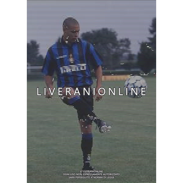 RETROSPETTIVA RONALDO CALCIATORE NELLA FOTO Ronaldo Luís Nazário de Lima con la maglia dell\'inter AG ALDO LIVERANI SAS