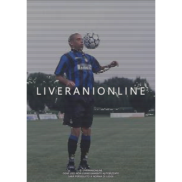RETROSPETTIVA RONALDO CALCIATORE NELLA FOTO Ronaldo Luís Nazário de Lima con la maglia dell\'inter AG ALDO LIVERANI SAS