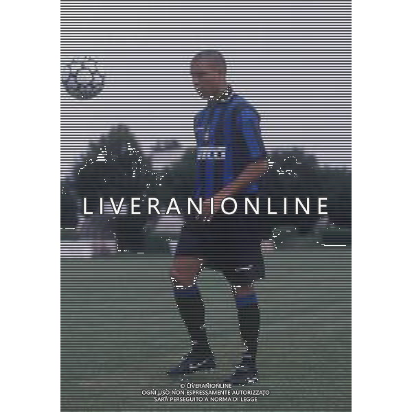 RETROSPETTIVA RONALDO CALCIATORE NELLA FOTO Ronaldo Luís Nazário de Lima con la maglia dell\'inter AG ALDO LIVERANI SAS