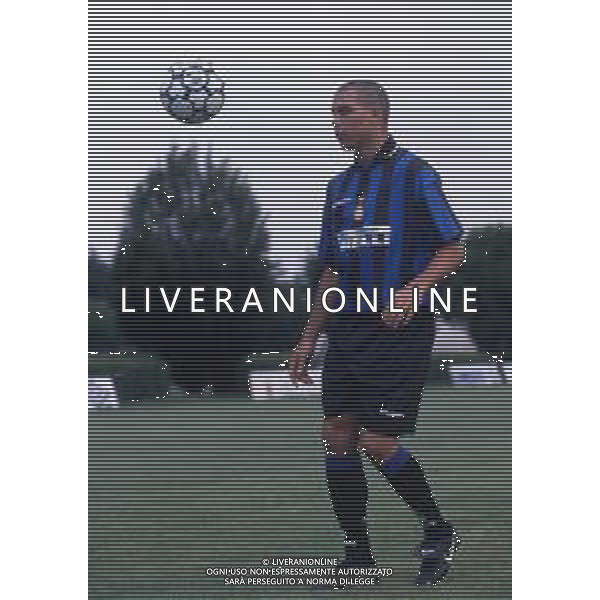 RETROSPETTIVA RONALDO CALCIATORE NELLA FOTO Ronaldo Luís Nazário de Lima con la maglia dell\'inter AG ALDO LIVERANI SAS