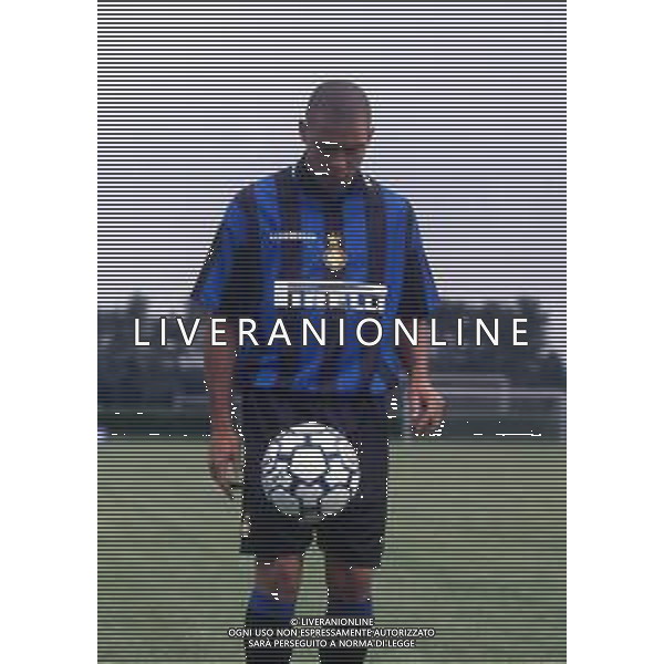 RETROSPETTIVA RONALDO CALCIATORE NELLA FOTO Ronaldo Luís Nazário de Lima con la maglia dell\'inter AG ALDO LIVERANI SAS