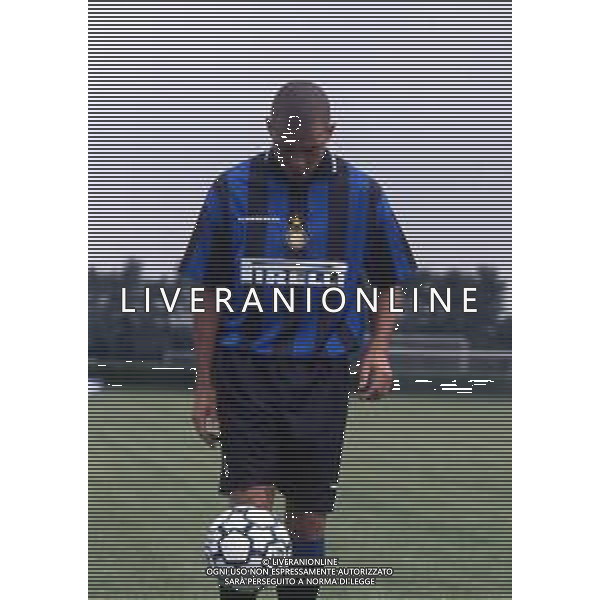 RETROSPETTIVA RONALDO CALCIATORE NELLA FOTO Ronaldo Luís Nazário de Lima con la maglia dell\'inter AG ALDO LIVERANI SAS