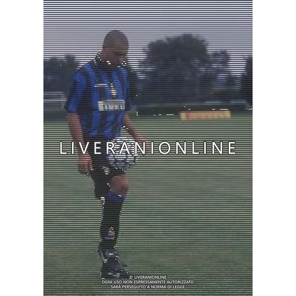 RETROSPETTIVA RONALDO CALCIATORE NELLA FOTO Ronaldo Luís Nazário de Lima con la maglia dell\'inter AG ALDO LIVERANI SAS