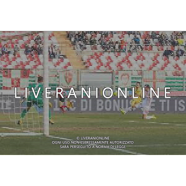 Campionato di Calcio Serie C - Lega Pro 2019/2020 Padova, Italia 16/02/2020 Calcio Padova vs Fermana Nella foto: Il tiro di Antonio Bacio Terracino (Fermana FC) parato da Stefano Minelli (Padova) ©Mattia Radoni - Alessio Marini / AGENZIA ALDO LIVERANI SAS