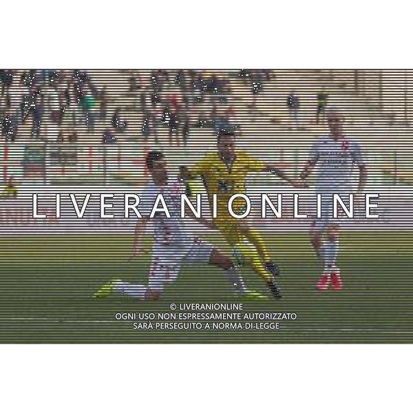Campionato di Calcio Serie C - Lega Pro 2019/2020 Padova, Italia 16/02/2020 Calcio Padova vs Fermana Nella foto: Antonio Bacio Terracino (Fermana FC) anticipa l\'intervento di Sini≈°a Anƒëelkovic (Padova) ©Mattia Radoni - Alessio Marini / AGENZIA ALDO LIVERANI SAS