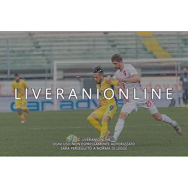 Campionato di Calcio Serie C - Lega Pro 2019/2020 Padova, Italia 16/02/2020 Calcio Padova vs Fermana Nella foto: Luca Cremona (Fermana FC) difende palla da Anton Kresic (Padova) ©Mattia Radoni - Alessio Marini / AGENZIA ALDO LIVERANI SAS