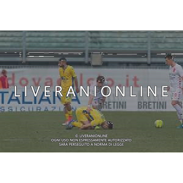 Campionato di Calcio Serie C - Lega Pro 2019/2020 Padova, Italia 16/02/2020 Calcio Padova vs Fermana Nella foto: Enrico Piovanello (Padova) chiede scusa a Massimo Bertagnoli (Fermana FC) dopo il fallo ©Mattia Radoni - Alessio Marini / AGENZIA ALDO LIVERANI SAS