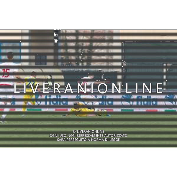 Campionato di Calcio Serie C - Lega Pro 2019/2020 Padova, Italia 16/02/2020 Calcio Padova vs Fermana Nella foto: Andrea Petrucci (Fermana FC) in scivolata su Nicolo Fazzi (Padova) ©Mattia Radoni - Alessio Marini / AGENZIA ALDO LIVERANI SAS
