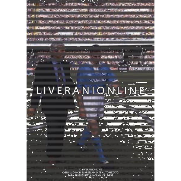 RETROSPETTIVA MARCELLO LIPPI ALLENATORE NELLA FOTO MARCELLO LIPPI ALLENATORE NAPOLI CALCIO 1993-1994 CON ENZO GAMBARO AG ALDO LIVERANI SAS