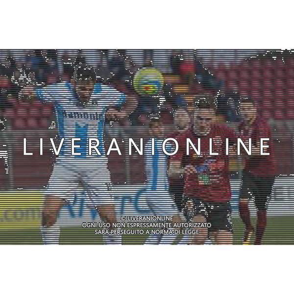 Campionato di Calcio Serie C - Lega Pro 2019/2020 Pontedera, Italia 16/02/2020 Pontedera vs Giana Erminio Nella foto: Fabio Perna (GE) di testa su Paolo Ropolo (P) FOTO FABIO FAGIOLINI-ALESSIO MARINI-AG ALDO LIVERANI SAS