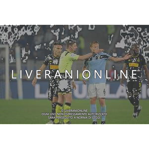 Campionato di Calcio Serie A 2019/2020 Roma, Italia 16/02/2020 Lazio vs Inter Nella foto: arbitro Gianluca Rocchi con Lautaro Martinez e Lucas Leiva ©Renato Olimpio - Alessio Marini / AGENZIA ALDO LIVERANI SAS