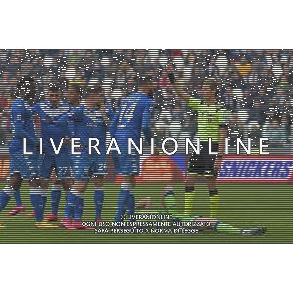 Torino 16.02.2020 Allianz Stadium ©Falzone/Agenzia Aldo Liverani Juventus vs Brescia Campionato italiano di calcio Serie A Tim 2019-2020 Nella foto: ARBITRO DANIELE CHIFFI CHIAMA I SOCCORSI PER IL PORTIERE ENRICO ALFONSO A TERRA INFORTUNATO ©FALZONE / AGENZIA ALDO LIVERANI SAS