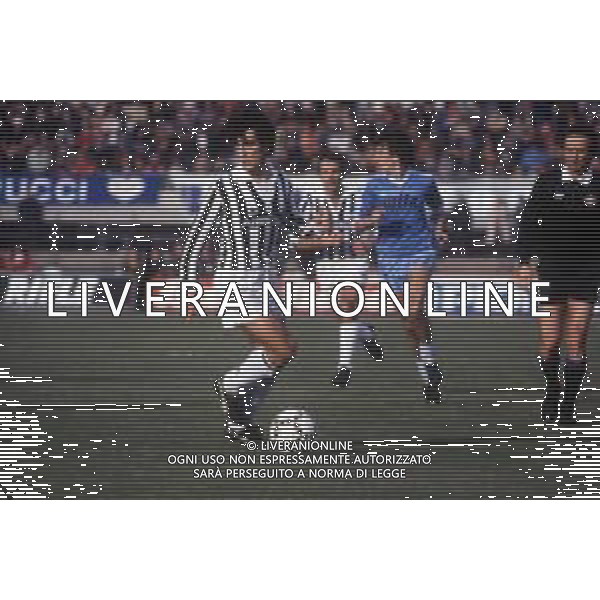 RETROSPETTIVA GABRIELE PIN CALCIATORE NELLA FOTO GABRIELE PIN CON LA MAGLIA DELLA JUVENTUS CALCIO NELL\'ANNO 1985-1986 AG ALDO LIVERANI SAS