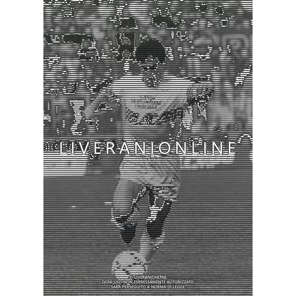 RETROSPETTIVA GABRIELE PIN CALCIATORE NELLA FOTO GABRIELE PIN CON LA MAGLIA DELLA LAZIO NELL\'ANNO 1986-1987 AG ALDO LIVERANI SAS