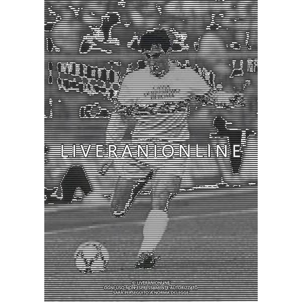 RETROSPETTIVA GABRIELE PIN CALCIATORE NELLA FOTO GABRIELE PIN CON LA MAGLIA DELLA LAZIO NELL\'ANNO 1986-1987 AG ALDO LIVERANI SAS