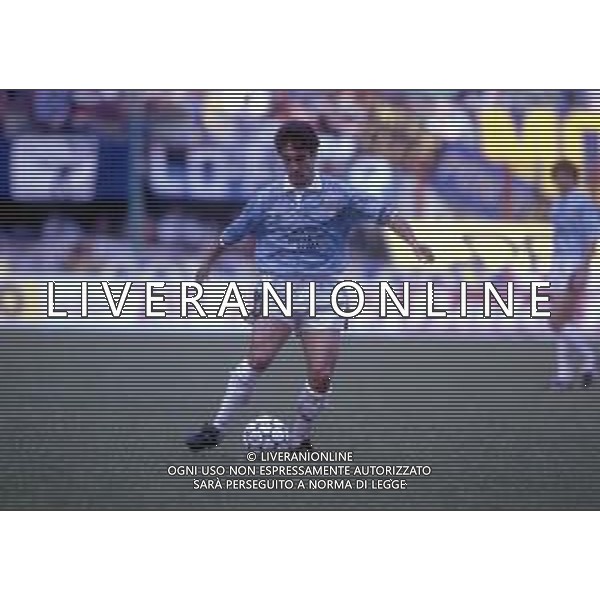 RETROSPETTIVA GABRIELE PIN CALCIATORE NELLA FOTO GABRIELE PIN CON LA MAGLIA DELLA LAZIO NELL\'ANNO 1990-1991 AG ALDO LIVERANI SAS