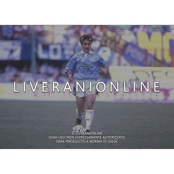 RETROSPETTIVA GABRIELE PIN CALCIATORE NELLA FOTO GABRIELE PIN CON LA MAGLIA DELLA LAZIO NELL\'ANNO 1990-1991 AG ALDO LIVERANI SAS