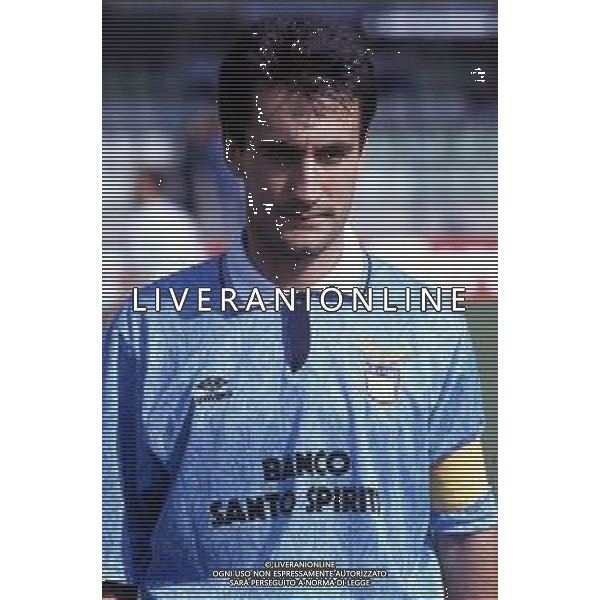 RETROSPETTIVA GABRIELE PIN CALCIATORE NELLA FOTO GABRIELE PIN CON LA MAGLIA DELLA LAZIO NELL\'ANNO 1991-1992 AG ALDO LIVERANI SAS