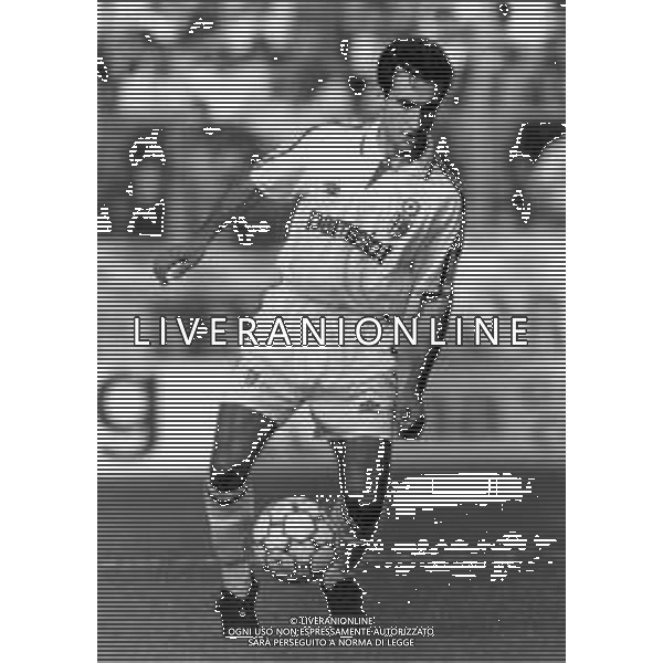 RETROSPETTIVA GABRIELE PIN CALCIATORE NELLA FOTO GABRIELE PIN CON LA MAGLIA DEL PARMA CALCIO NELL\'ANNO 1992-1993 AG ALDO LIVERANI SAS