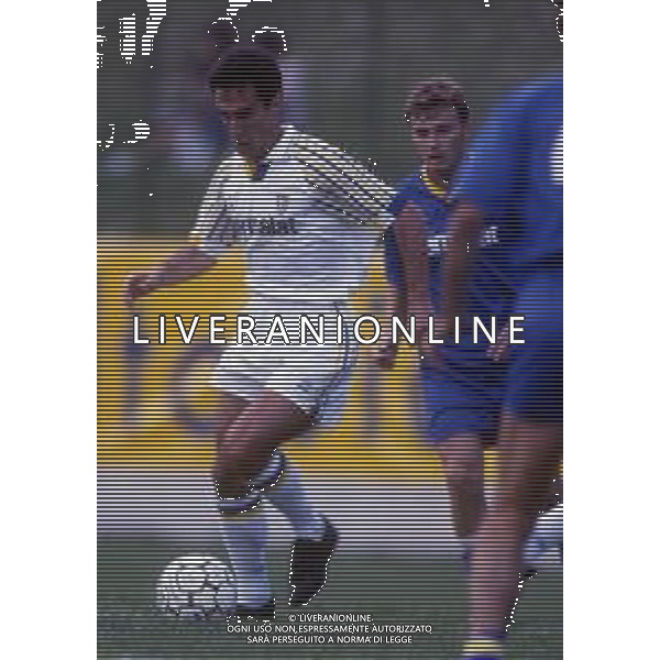RETROSPETTIVA GABRIELE PIN CALCIATORE NELLA FOTO GABRIELE PIN CON LA MAGLIA DEL PARMA CALCIO NELL\'ANNO 1992-1993 AG ALDO LIVERANI SAS