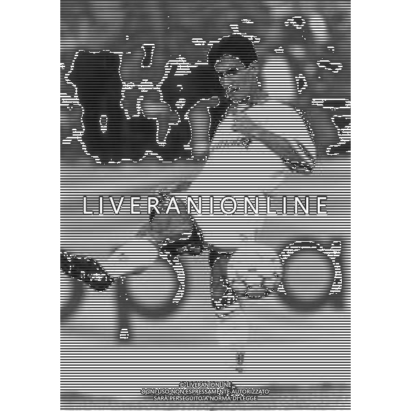 RETROSPETTIVA GABRIELE PIN CALCIATORE NELLA FOTO GABRIELE PIN CON LA MAGLIA DEL PARMA CALCIO NELL\'ANNO 1993-1994 AG ALDO LIVERANI SAS