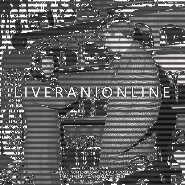 RETROSPETTIVA GIACINTO FACCHETTI CALCIATORE NELLA FOTO GIACINTO FACCHETTI NELL\'ANNO 1966 CON LA FIDANZATA GIOVANNA AG ALDO LIVERANI SAS