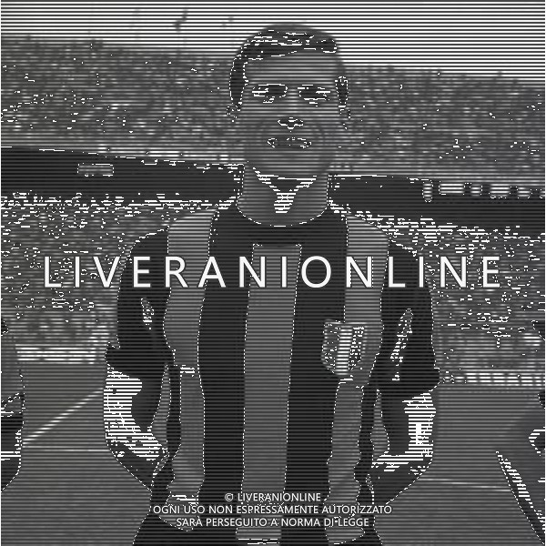RETROSPETTIVA GIACINTO FACCHETTI CALCIATORE NELLA FOTO GIACINTO FACCHETTI NELL\'ANNO 1966 CON LA MAGLIA DELL\'INTER AG ALDO LIVERANI SAS