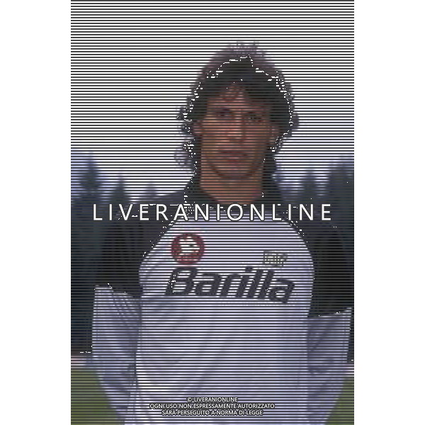 RETROSPETTIVA GIOVANNI CERVONE CALCIATORE NELLA FOTO GIOVANNI CERVONE CON LA MAGLIA DELLA ROMA CALCIO NELL\'ANNO 1989-1990 AG ALDO LIVERANI SAS