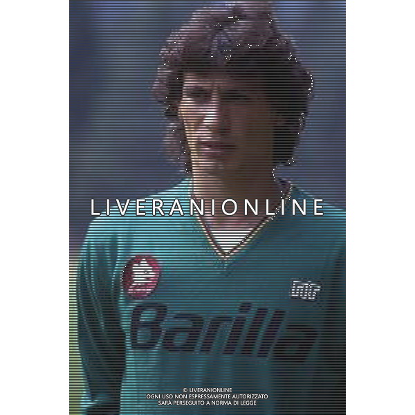 RETROSPETTIVA GIOVANNI CERVONE CALCIATORE NELLA FOTO GIOVANNI CERVONE CON LA MAGLIA DELLA ROMA CALCIO NELL\'ANNO 1989-1990 AG ALDO LIVERANI SAS