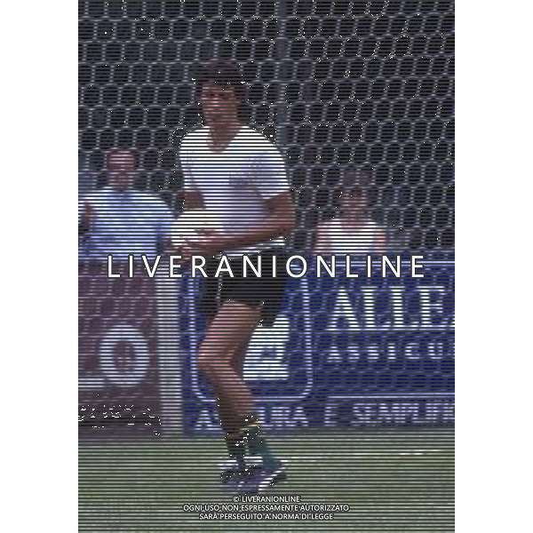 RETROSPETTIVA GIOVANNI CERVONE CALCIATORE NELLA FOTO GIOVANNI CERVONE CON LA MAGLIA DELLA ROMA CALCIO NELL\'ANNO 1989-1990 AG ALDO LIVERANI SAS