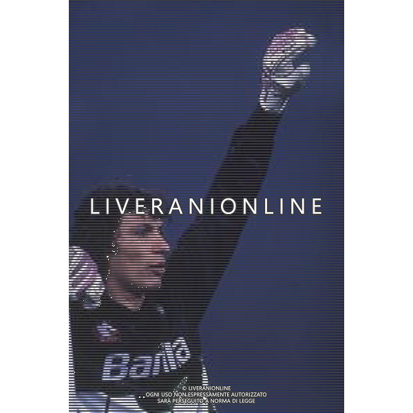 RETROSPETTIVA GIOVANNI CERVONE CALCIATORE NELLA FOTO GIOVANNI CERVONE CON LA MAGLIA DELLA ROMA CALCIO NELL\'ANNO 1990-1991 AG ALDO LIVERANI SAS