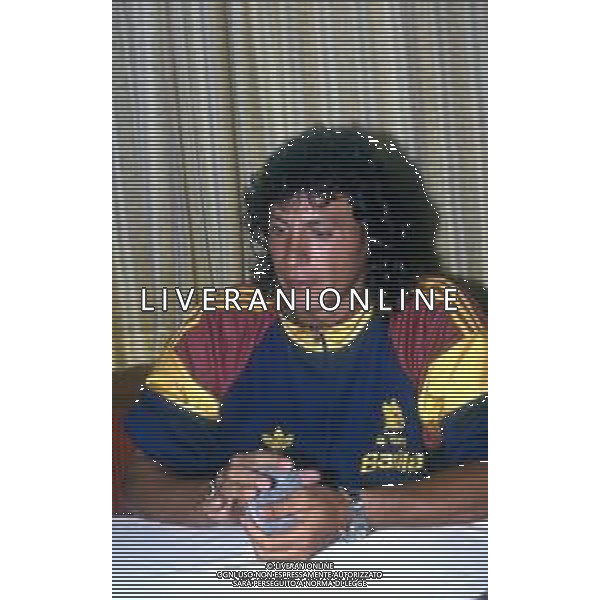 RETROSPETTIVA GIOVANNI CERVONE CALCIATORE NELLA FOTO GIOVANNI CERVONE CON LA MAGLIA DELLA ROMA CALCIO NELL\'ANNO 1991-1992 AG ALDO LIVERANI SAS