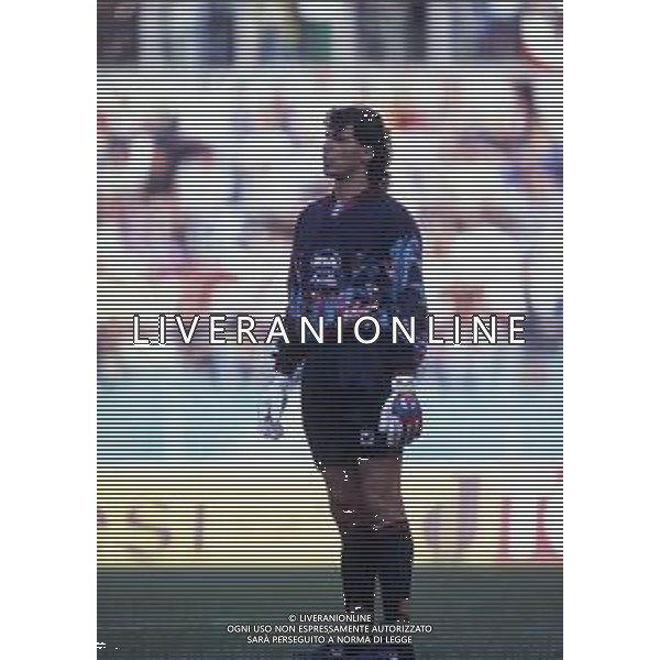 RETROSPETTIVA GIOVANNI CERVONE CALCIATORE NELLA FOTO GIOVANNI CERVONE CON LA MAGLIA DELLA ROMA CALCIO NELL\'ANNO 1995-1996 AG ALDO LIVERANI SAS