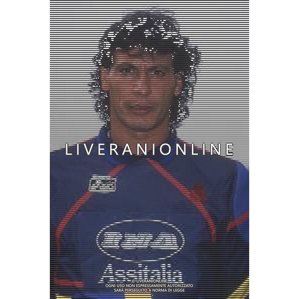 RETROSPETTIVA GIOVANNI CERVONE CALCIATORE NELLA FOTO GIOVANNI CERVONE CON LA MAGLIA DELLA ROMA CALCIO NELL\'ANNO 1995-1996 AG ALDO LIVERANI SAS