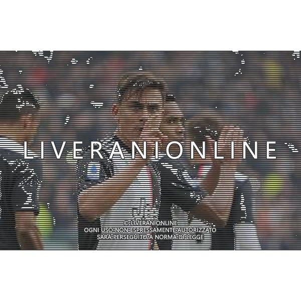 Torino 16.02.2020 Allianz Stadium ©Falzone/Agenzia Aldo Liverani Juventus vs Brescia Campionato italiano di calcio Serie A Tim 2019-2020 Nella foto: PAULO DYBALA MIMA IL GESTO DI NON FISCHIARE LA SQUADRA AI TIFOSI ©FALZONE / AGENZIA ALDO LIVERANI SAS