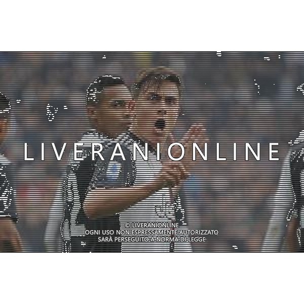 Torino 16.02.2020 Allianz Stadium ©Falzone/Agenzia Aldo Liverani Juventus vs Brescia Campionato italiano di calcio Serie A Tim 2019-2020 Nella foto: PAULO DYBALA MIMA IL GESTO DI NON FISCHIARE LA SQUADRA AI TIFOSI ©FALZONE / AGENZIA ALDO LIVERANI SAS